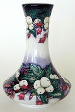 Snowberry Vase 62/7